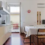 Guesthost - Comfy Terrazza Farini In Derganino 公寓 *