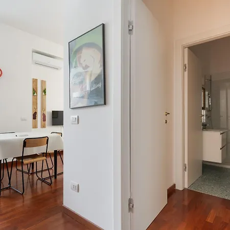 Guesthost - Comfy Terrazza Farini In Derganino Appartement Milan