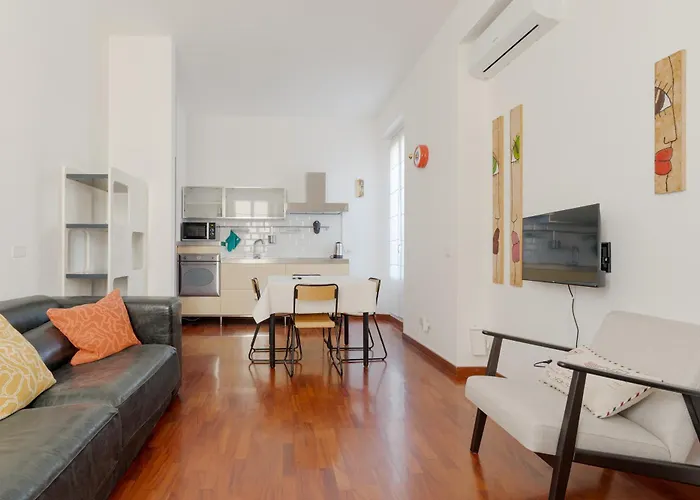 شقة Guesthost - Comfy Terrazza Farini In Derganino ميلان