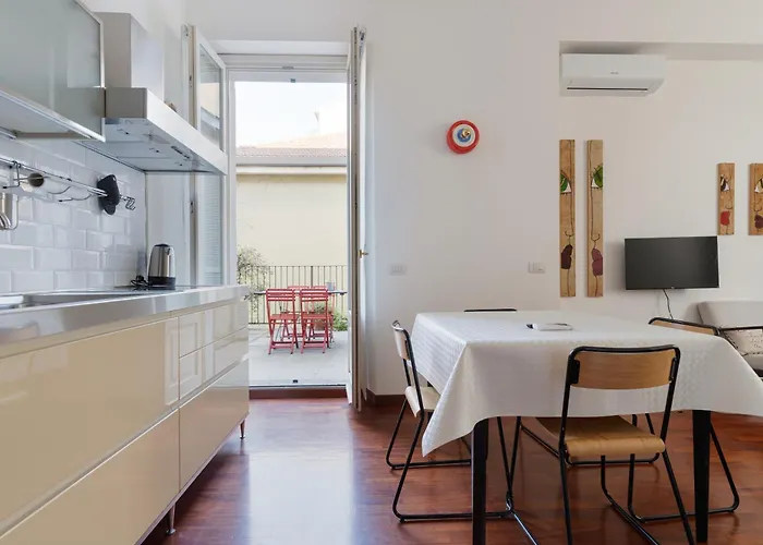 Guesthost - Comfy Terrazza Farini In Derganino شقة *