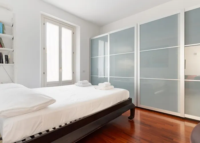 Guesthost - Comfy Terrazza Farini In Derganino شقة ميلان