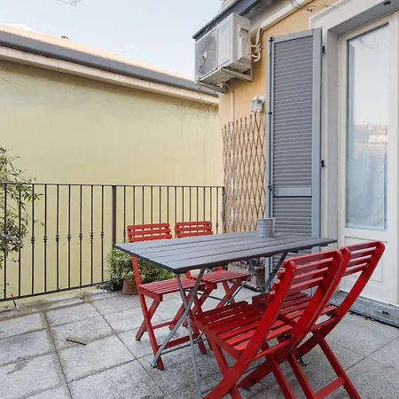 Apartamento Guesthost - Comfy Terrazza Farini In Derganino Milão